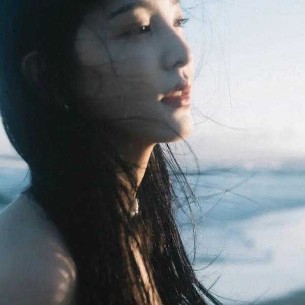 以泥为妆